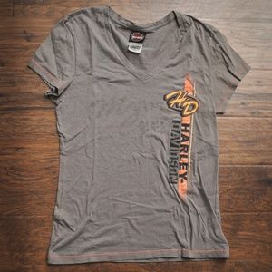 Harley Davidson: Gray shirt with orange details